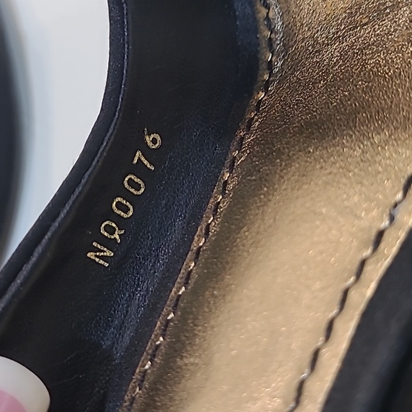 LOUIS VUITTON SATIN HEELS - Picture 3 of 17